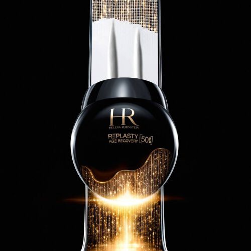 Helena Rubinstein Re-Plasty Age Recovery banner: elegant black cream jar, centered, with golden reflections and amber liquid elements in the background. Dark and luxurious atmosphere.​